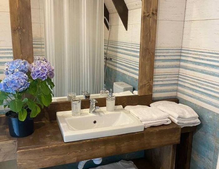 Двухэтажный дом с террасой с видом на природу - Отель Shalet Bridge / ЭКО Шале Мост Гагра